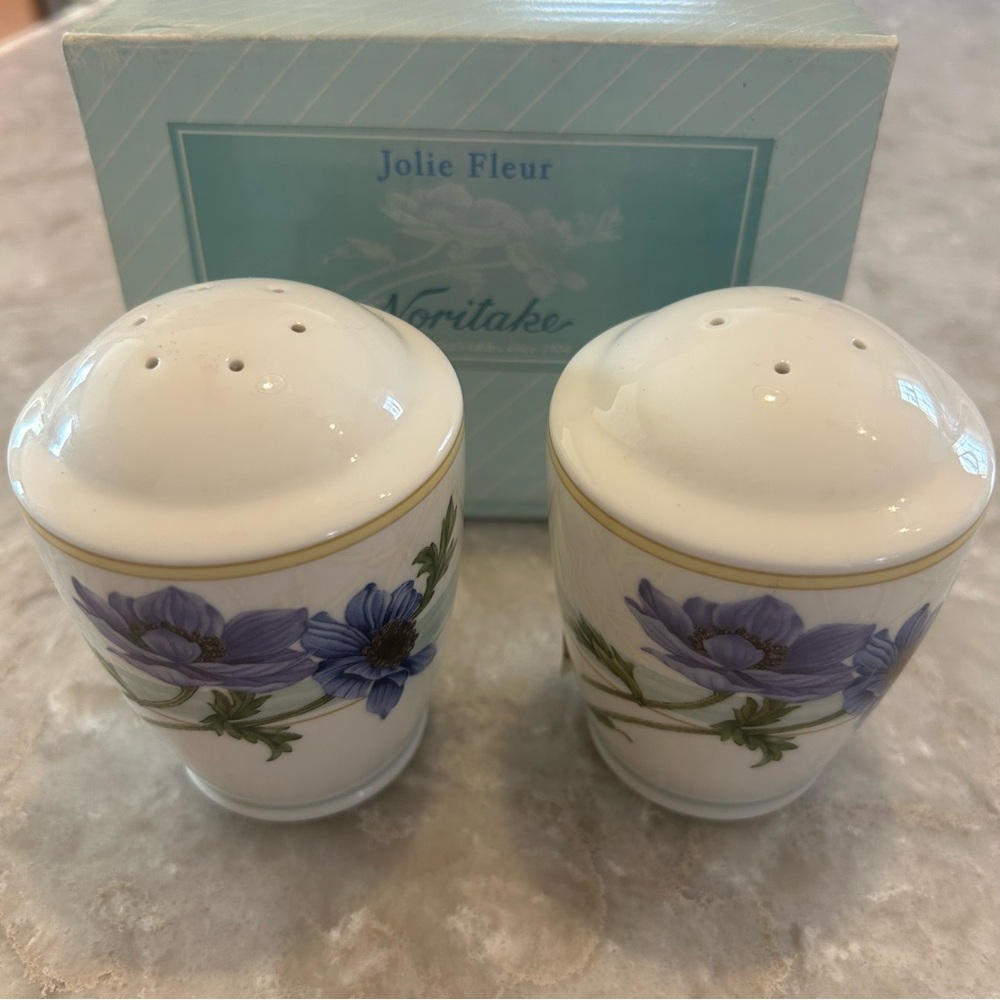 Noritake Jolie Fleur Salt and Pepper Shakers